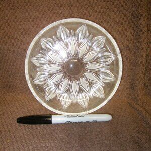 VTG CRYSTAL FANCY BOWL CANDY DISH SUNFLOWER DESIGN $20 Listed a few seconds ago